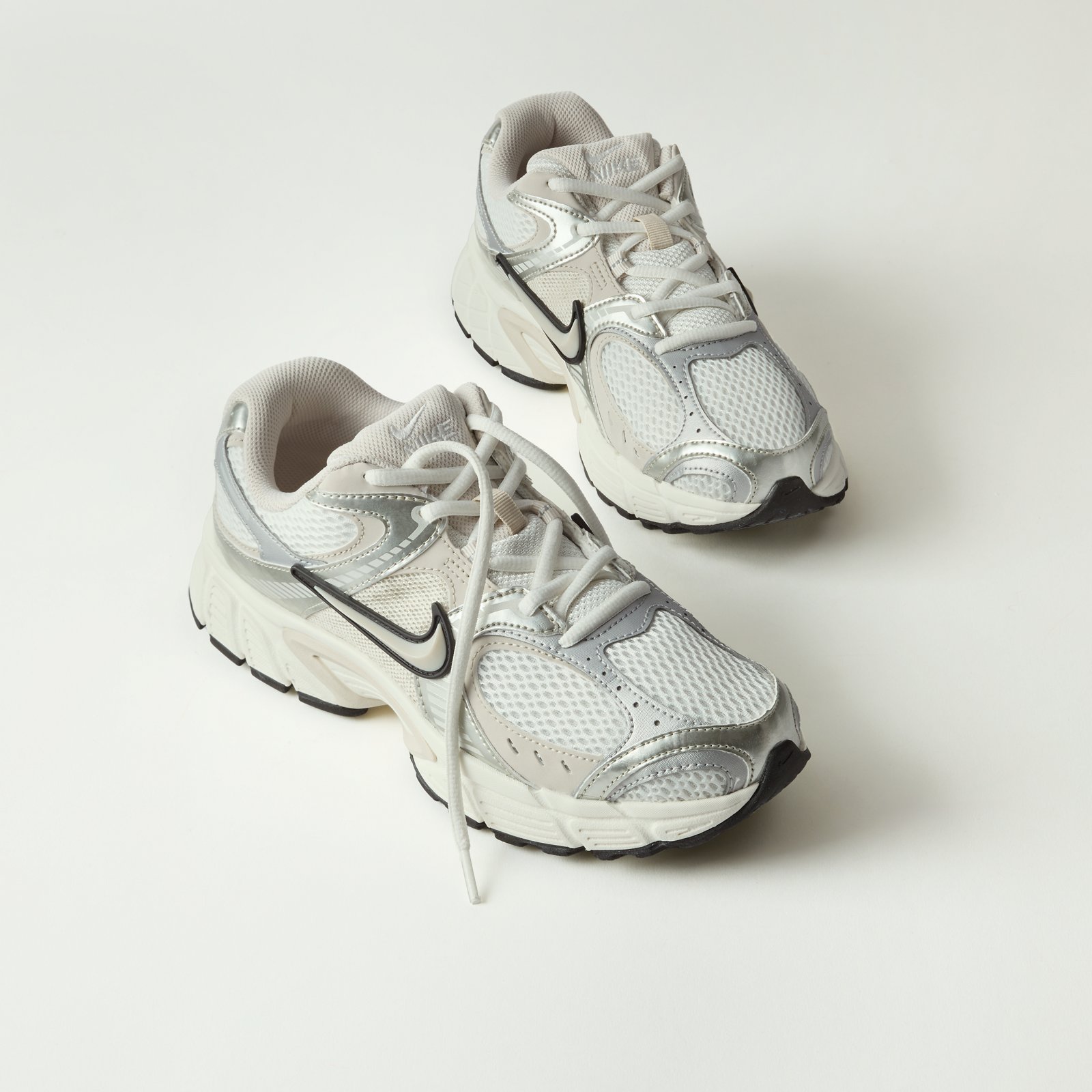 shoes-featured-categories-sneakers & Athletic